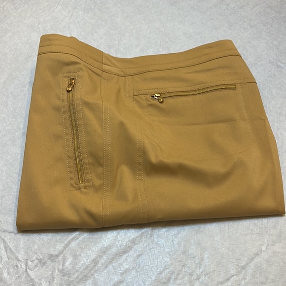 Tail Tech Performance khaki athletic shorts - Picture 12 of 13